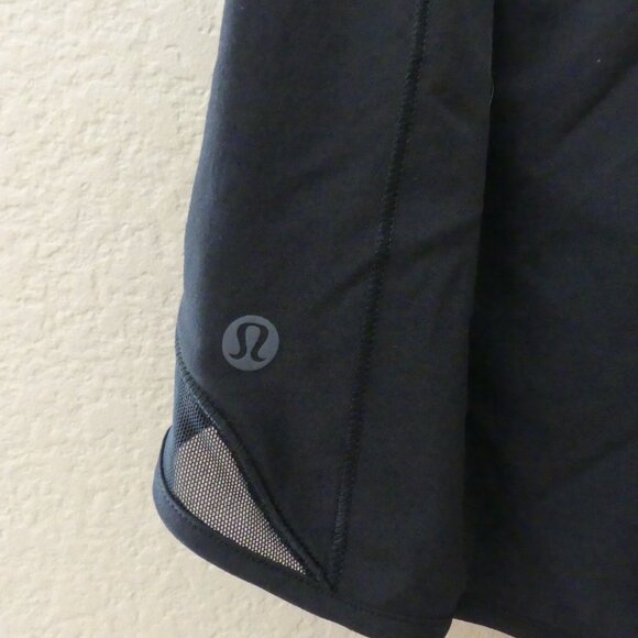 Lululemon Hotty Hot High-Rise Lined 2.5" Short - Black - Size 4 - Picture 3 of 4